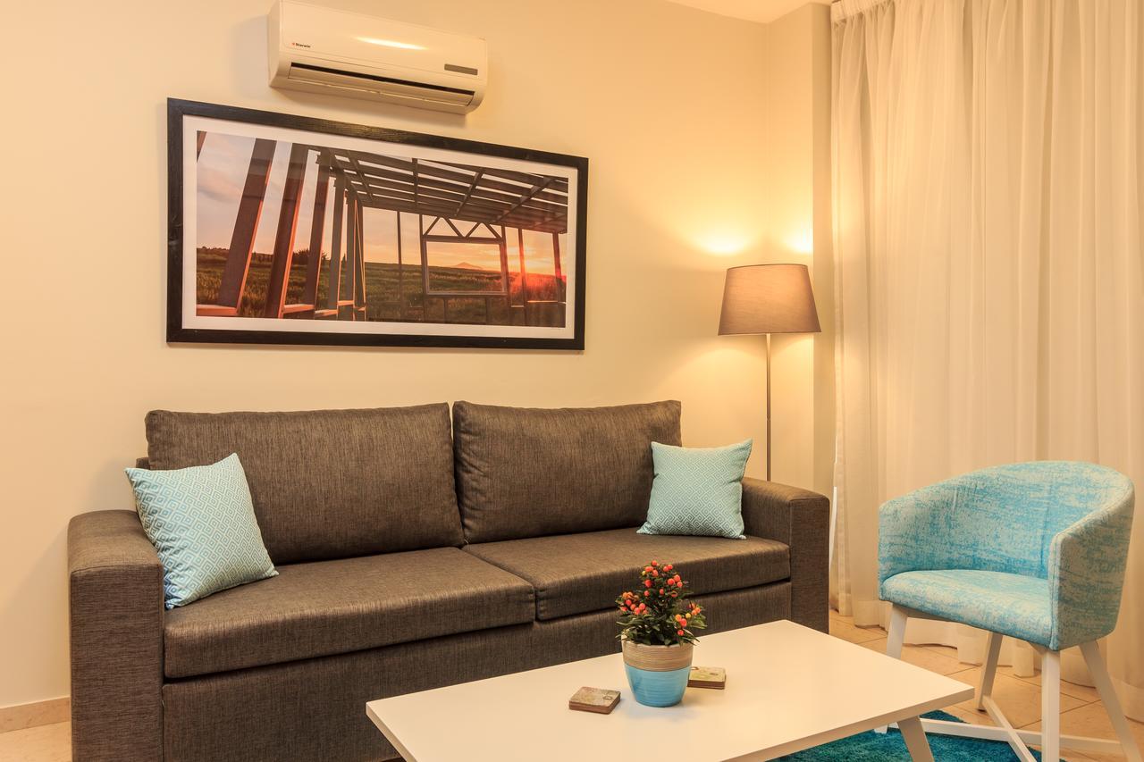 Soho City Apartments 라르나카 외부 사진